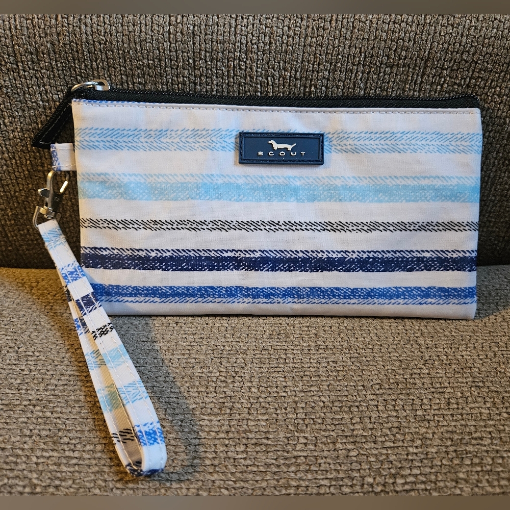 SCOUT Bags Kate Wristlet Lake Shelton pattern clutch